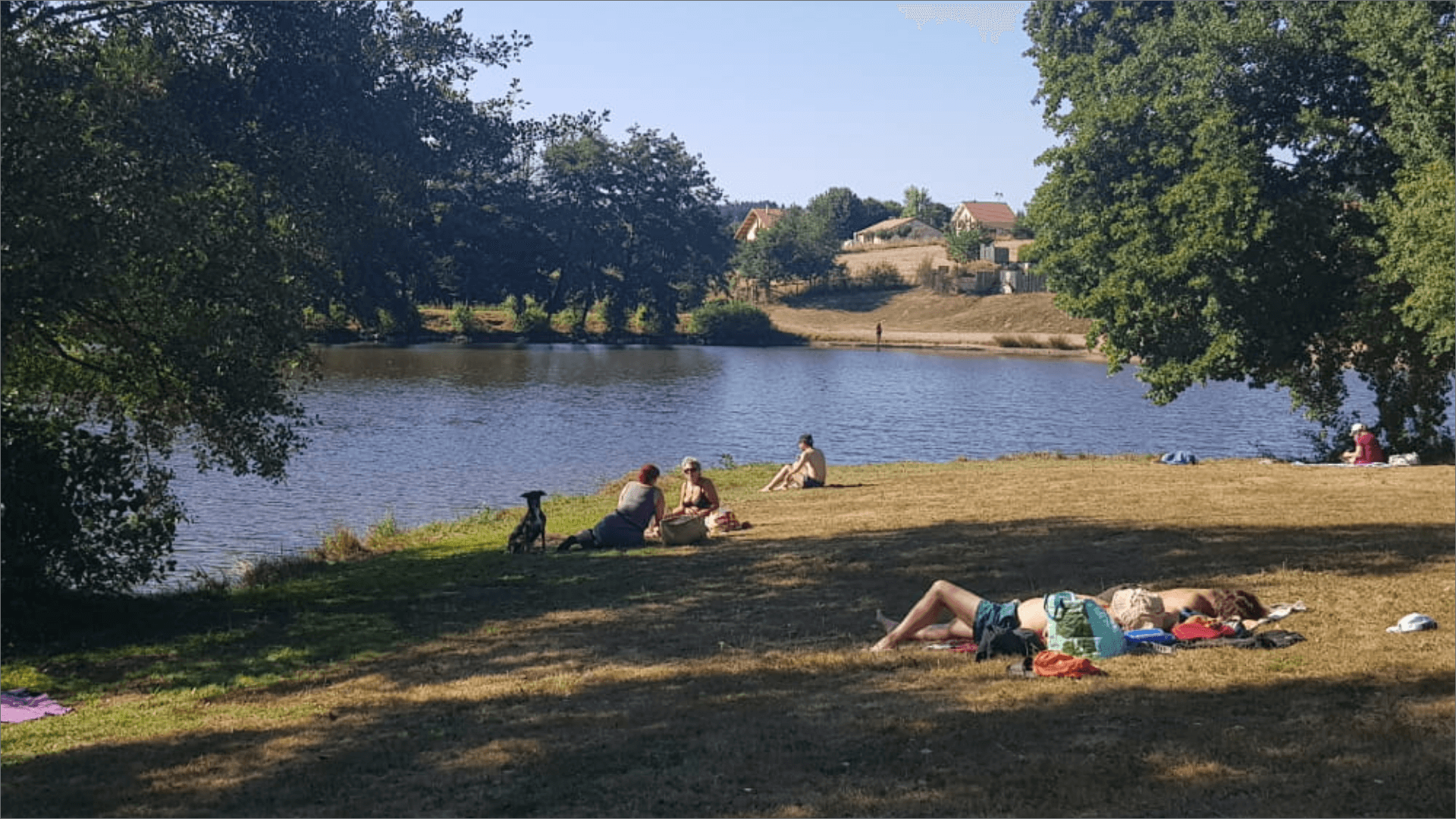 Camping l’Émeraude du lac dans le Puy-de-Dôme en Livradois-Forez