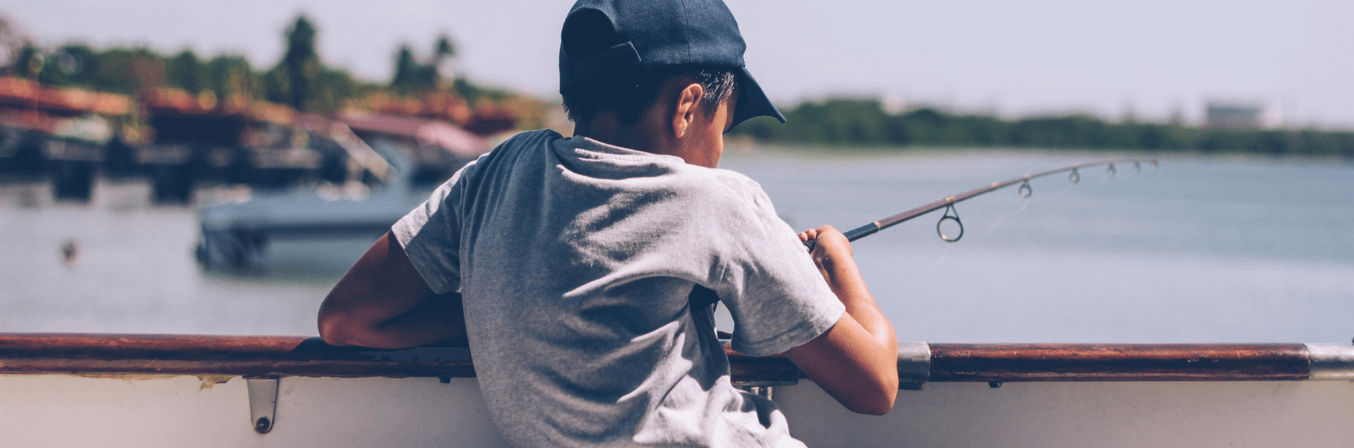 Pêche au Camping l’émeraude du lac au bord du lac de Cunlhat