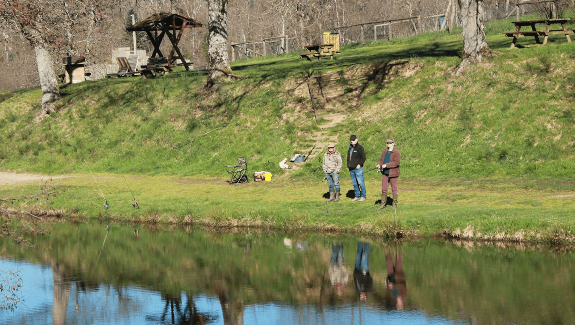 Activité pêche au camping l’Emeraude du lac en Livradois-Forez