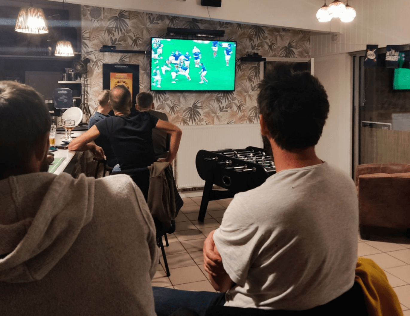 Retransmissions sportives, au bar du restaurant au bord du lac de Cunlhat, du camping restaurant l’Emeraude du lac dans le Puy-de-Dôme