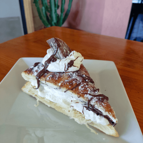 Dessert servi au restaurant au bord du lac de Cunlhat du camping l’Emeraude du lac en Auvergne